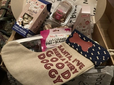 Dog Christmas Hampers Party Box & Stocking  8 Treats & Toy Brand New      Box A - Image 1 of 4