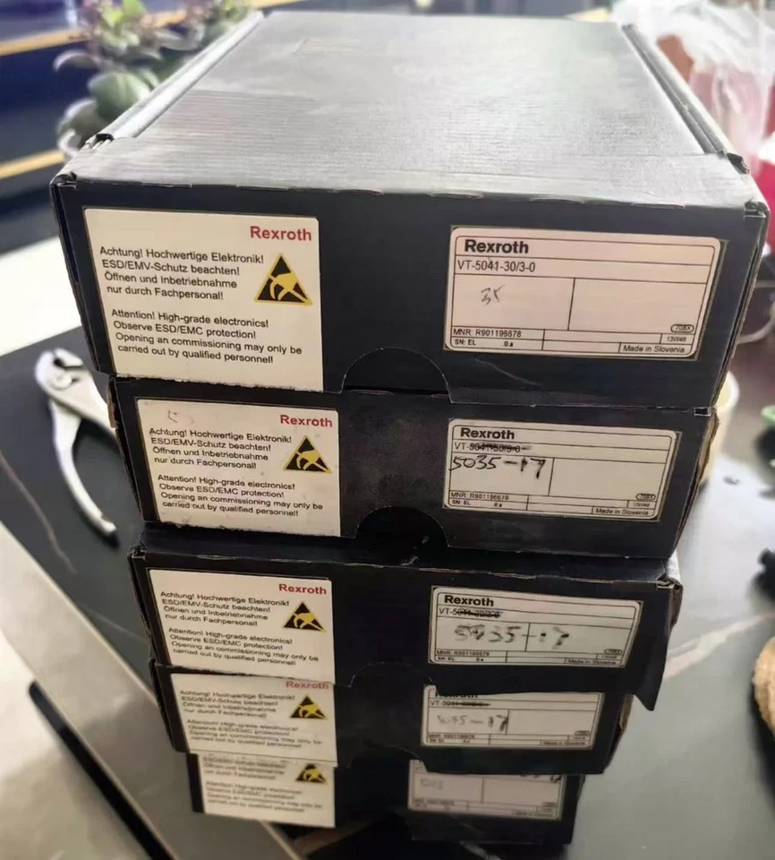 New In Box REXROTH VT5035-17 R900579497 Servo Amplifier Expedited Ship - Image 1 of 1