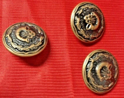 Buttons three vintage Metal Shank buttons with Hunting Horn Motif - Image 1 of 2