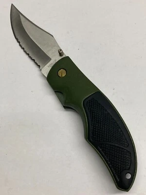 Cuchillo Plegable Verde con Combo Hoja Punto Caída, Interruptor Pulgar SIN CAJA Foto 1 de 4