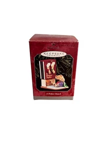 Hallmark Keepsake Christmas Ornament A Perfect Match 1998 A - Picture 1 of 2