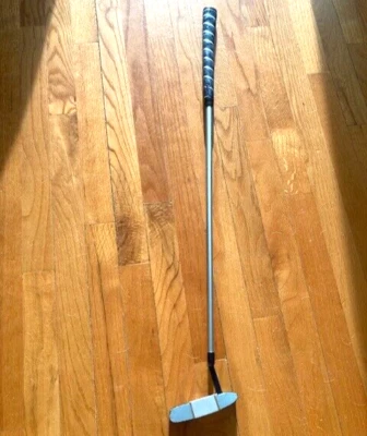 TGI KATHY WHITWORTH PUTTER GOLF CLUB-TGI 787 SQUARE TWO-RIGHTIE-NEEDS REGRIPPING - Image 1 of 4