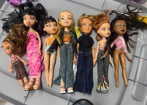Huge Lot of Bratz Dolls from 2001 10" Figures Lots of Shoes, Clothes & Accesory - Picture 1 of 12