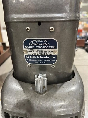 antiguo proyector de diapositivas automático LaBelle Industries Modelo301 Foto 1 de 4