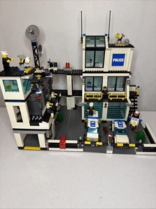 Lego 7744 Town City Polizeipräsidium vollständig - ohne Anleitung - Bild 1 von 21