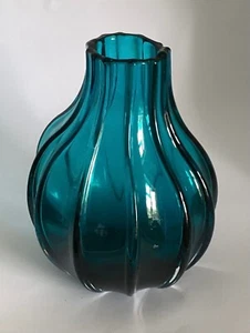 VILLEROY & BOCH Vase Onion Art Glass 1990 Turquoise Aquamarine Ridged Sculptural - Picture 1 of 10