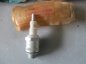 NOS new Champion Spark Plug J11J (1) # 511 Vintage Collectible Car Truck Marine - Picture 1 of 1