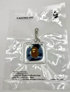 Llavero Bape Go Ape Gris Camuflaje Nuevo SELLADO RARO - Imagen 1 de 2
