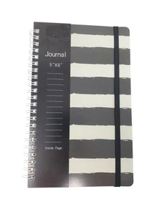 Diario de rayas blancas y negras forradas en espiral de 5" x 8" - Nuevo - Imagen 1 de 2