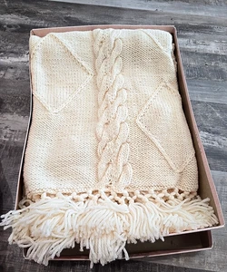 NEW - Bernat Worsted Wool Knitted Handmade Cream Fringed Throw Blanket 58 x 74 - Picture 1 of 3