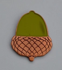 Acorn Quality Enamel Pin Badge - Picture 1 of 1
