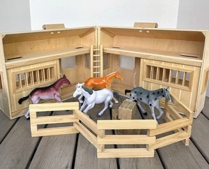 Melissa & Doug Fold and Go Wooden Horse Stable Dollhouse With Handle EUC - Picture 1 of 7