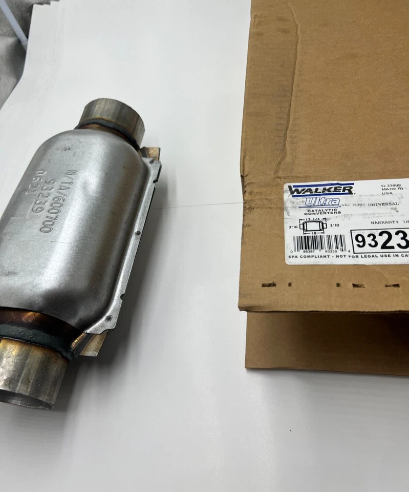 Convertidor ultra catalítico genuino Walker 93239 para GMC Sierra 3500 HD 2010 Foto 1 de 4