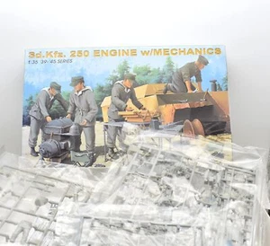 Coche Kit De Montaje Soldados Dragon 250 ENGINE + MECHANICS 1:35 Miniaturas - Imagen 1 de 3