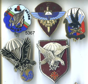 5367L . LOT DE 5 INSIGNES .PARACHUTISTES - Picture 1 of 2