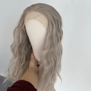 Lace-Frontal-Perücken Damen Hitzebeständiges Kunsthaar Long Wavy Silber Grau - Bild 1 von 10