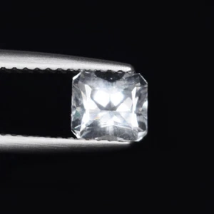 PIEDRA PRECIOSA DE FENAKITA NATURAL DE COLECCIONISTA TONO RARO 0,79 ct Ver Octágono Vdo YB - Imagen 1 de 2