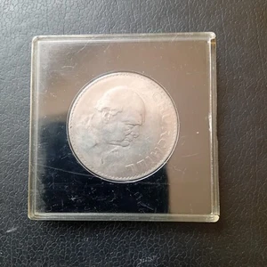 SAMMLERSTÜCK GEFASST SIR WINSTON CHURCHILL QE II 1965 GEDENKKRONE 1874-1965 - Bild 1 von 2