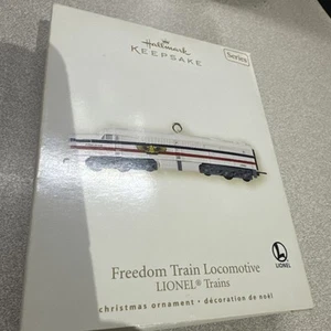 Collectible freedom train locomotive 2005 hallmark ornament - Picture 1 of 5