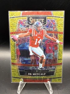2022 Panini Select Draft Picks #50 DK Metcalf Gold Lazer Prizm - Bild 1 von 2