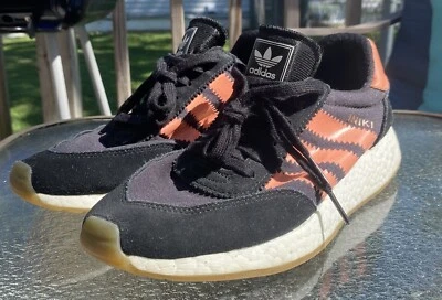Adidas Damengröße 8,5 Iniki Runner BY9098 Schuhe schwarz orange pink - Bild 1 von 4