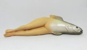 René Magritte La scultura donna pesce in resina collettiva in in in Collective Invention - Foto 1 di 2