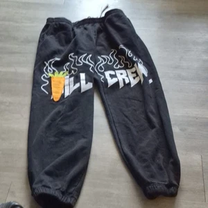 Kill Crew Heavyweight Lux Erwachsene Unisex XL Jogginghose Flame in schwarz-weiß.  - Bild 1 von 7