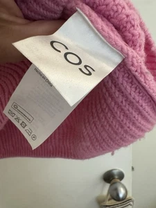Cos Wollpullover mit geripptem V-Ausschnitt In Rosa. Größe L. Ausverkauft. Einzelhandel 170 $. - Bild 1 von 6