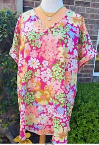 HEIMISH USA New 3X Fuchsia Floral Print V-Neck Short Sleeve Top Blouse - Picture 1 of 5