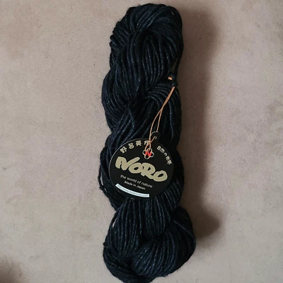 1 Hank Cash Iroha - Noro (40% seda/30% lana de cordero/20% cachemir/10% nailon) negro Foto 1 de 4