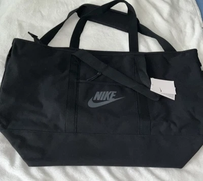 Bolsa tote Nike utilitária esportiva academia praia viagem PB0362-010 vinil interior - Imagem 1 de 4