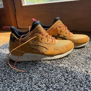 Asics Gel Lyte MT H6K1L hellbraun, rot mittelhohe Herren Sportschuhe Größe 9,5 - Bild 1 von 20