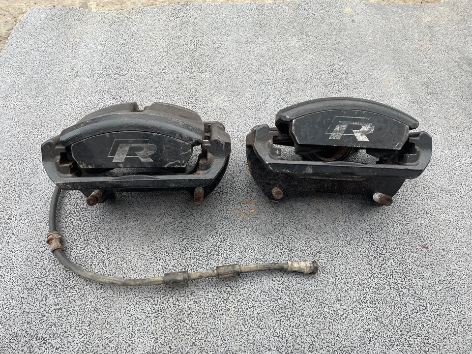 VW GOLF R MK7 MK7.5 S3 8V FRONT CALLIPERS DRIVERS PASSENGERS PAIR BLACK 13-20 - Image 1 of 4