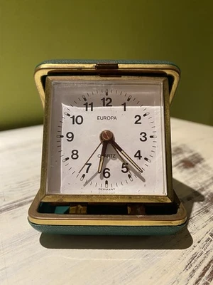 Orig. 70er Jahre Reisewecker/Uhr/Wecker - Europa - Quartz - Grün/Messing - Bild 1 von 4