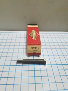 Briggs & Stratton Shouldered Bolt 93935 - OEM Packaging - NEW - F4A - Picture 1 of 1