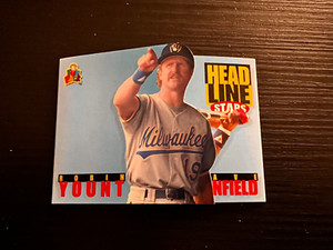 1994 Upper Deck Fun Pack Head Line Stars Baseball Card #202 Yount/Winfield (O4)