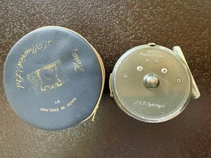 Hardy Bros L.R.H. Lightweight Fly Reel, 2 screw line guide - Picture 1 of 7