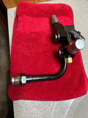 1957 Chevrolet only factory air condition compressor manifold Foto 1 de 4