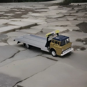 M2 Auto Haulers Serie 87 : 1990 Ford C-8000 LKW R87  - Bild 1 von 11