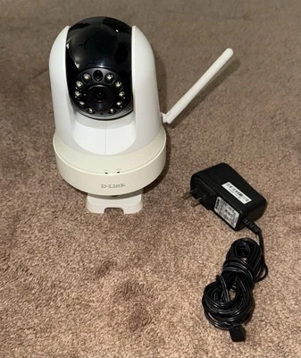D-Link DCS-5020L Wireless Day Night Pan/Tilt Cloud Camera White & Mount - Image 1 of 4