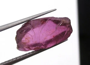 6.23 ct fancy Umbalite rhodolite garnet facet rough - Umba Valley, Tanzania  - Picture 1 of 12