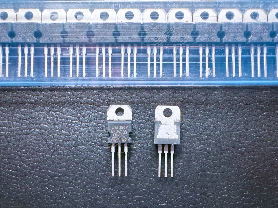 10PCS L7808CV-DG L7808CV L7808 ST 1.5A 8V Linear Voltage Regulator IC TO220 - Image 1 of 4