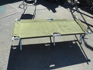 MILITÄR CAMPINGBETT SCHWERLASTRAHMEN SCHLAFBETT OD GRÜN KLAPPBAR (GEBRAUCHT) - Bild 1 von 10