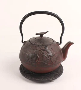 Teavana Year of the Monkey Gusseisen Emaille-gefütterte Teekanne mit Untersetzer - Bild 1 von 18
