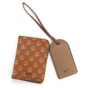 The Sak Passport Holder and Luggage Tag $69, Tobacco / Gold Peace Sign - Imagen 1 de 4