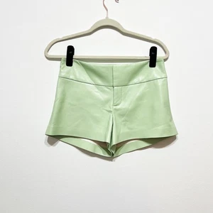 Mini Pantalones Cortos Alice + Olivia Imitación Cuero Vegano Cintura Alta Verde Suave 2 - Imagen 1 de 4