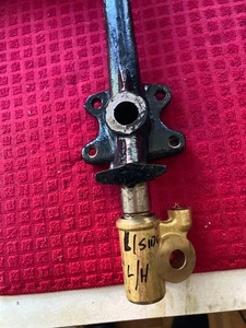 Triumph TR6 TR250 TR4A Left/side vertical link with trunnion - Bild 1 von 3