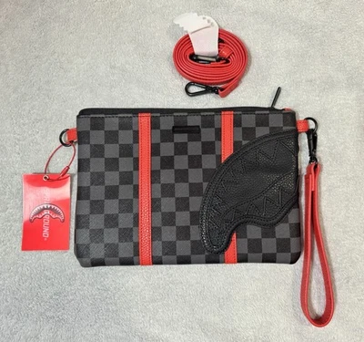Bolso de Mano Sprayground Crossover Nuevo con Etiquetas • Negro a Cuadros y Rojo • Bolso Club Tiburón Monaco Foto 1 de 4