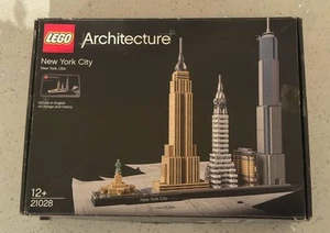 LEGO ARCHITECTURE: New York City (21028) 90-95% Complete - Picture 1 of 13