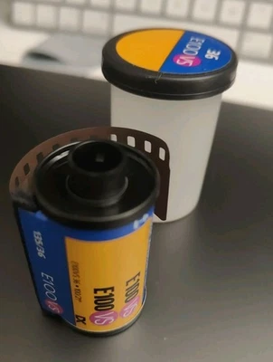 Kodak EktaChrome E100VS Color Slide Film ISO 100 36 exp. Expired ~2006 - Image 1 of 2